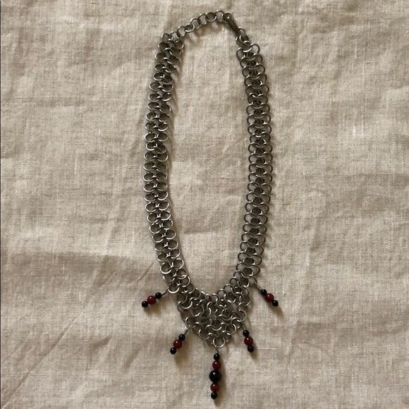 Gothic Chain mail necklace with black & red beads - Picture 2 of 8